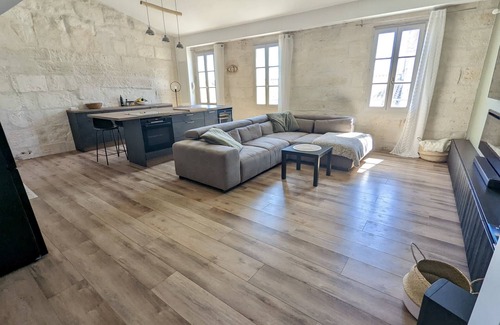 Aigues-Mortes Medieval City Apartment | Stylish Apartment in the Heart of Aigues-Mortes Ramparts
