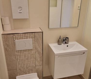 Krefeld Apartment | Stylish Design Apartment near Düsseldorf - Family Friendly Stay