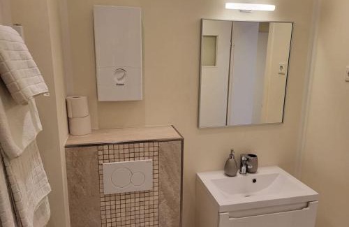 Krefeld Apartment | Stylish Design Apartment near Düsseldorf - Family Friendly Stay