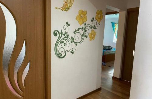 Bacau Apartment | Stylish Apartment Near Mall with Pet-Friendly Amenities