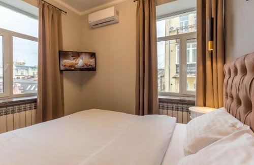 Verkhnie Misto Apartment | Chic Design Apartment on Mykhailivskyi Ln. - 9.4/10 Rated