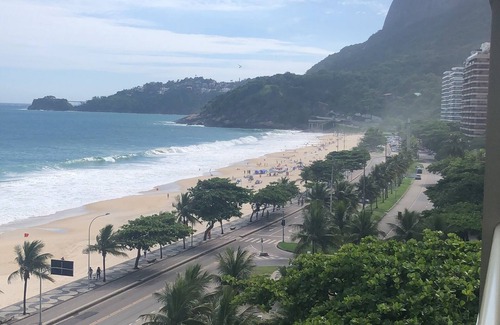 Sao Conrado Apartment | Stylish Apartment on São Conrado Beach with Pool & Spa
