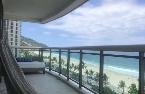 Sao Conrado Apartment | Stylish Apartment on São Conrado Beach with Pool & Spa