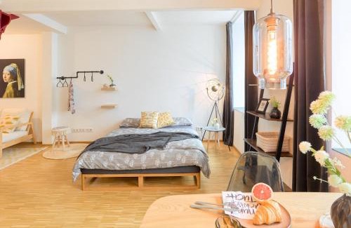 Reutlingen Apartment | Stylish Design Apartment near Market Square - Family Friendly