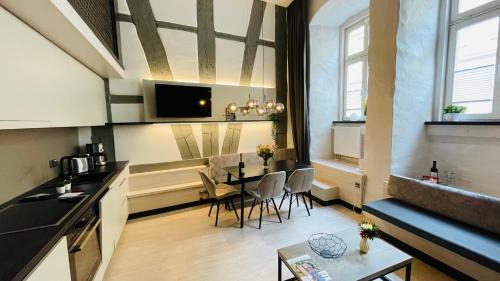 Erfurt Old Town Apartment | Stylish Design-Apartments Am Kaisersaal with Top Amenities
