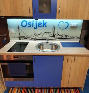 Osijek Apartment | Guest Rated: Design Apartments Red Blue for Families
