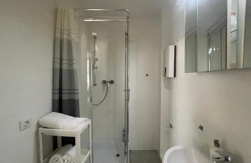 Ruettenscheid Apartment | Modern Design Apt Near Messe & HBF - Ideal for Families