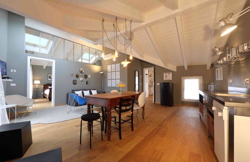 Bellagio Apartment | Modern Apartment with Lift and Air Conditioning in Bellagio