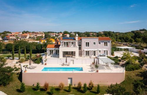 Rezanci Villa | Experience Design Aqua: Family-Friendly Retreat Awaits