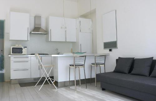 Corsico Apartment | Chic Design Canal Apartment - Pet-Friendly Retreat