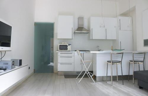 Corsico Apartment | Chic Design Canal Apartment - Pet-Friendly Retreat