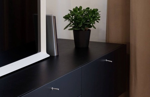 Liberty Avenue Apartment | Stylish Studio Apartment with Balcony and Breakfast Included