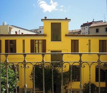 Porta Volta Apartment | Chic Double View Flat: Family-Friendly Comfort Awaits