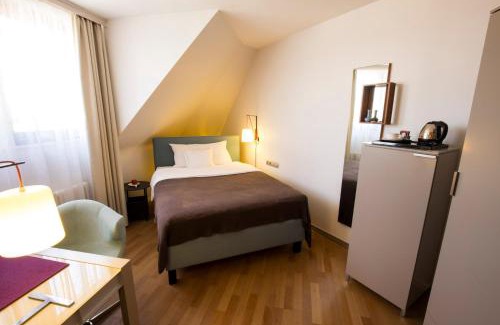 Kaiserslautern Hotel | Stylish Design Hotel Zollamt: Rated 9/10 with Breakfast & Hot Tub