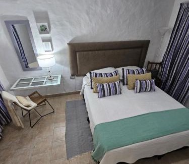 Corrientes House | Cozy Design House Corrientes: Family-Friendly with Hot Tub