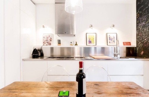 Porta Lodovica Apartment | Modern Design Loft Bocconi: Family-Friendly Comfort Awaits