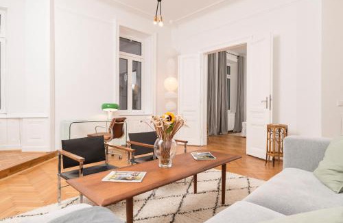 Dobling Apartment | Modern Design Loft Hohe Warte - Family-Friendly Retreat