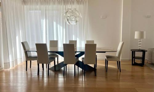 Borgo Trento Apartment | Elegant Design Apartment in Verona with Breakfast Included