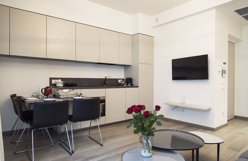 Washington House | Stylish Design Apartment with Spa & Breakfast Included