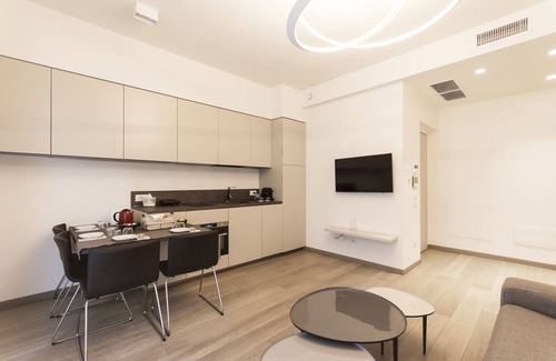 Washington House | Stylish Design Apartment with Spa & Breakfast Included