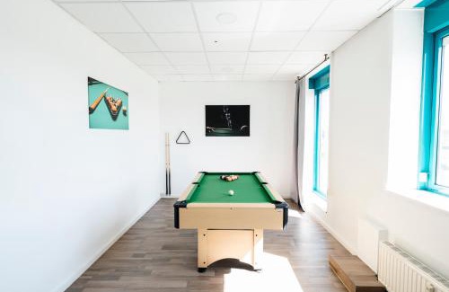 Neureut Apartment | Design Penthouse - 4SZ - 2Bäder - Whirlpool - 2 Parkplätze - Dachterrasse