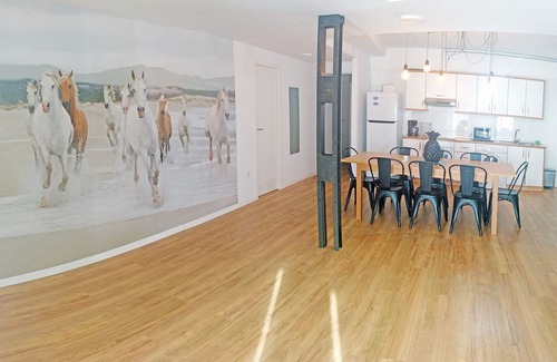 Campoamor Apartment | Tranquil Central Retreat with Spa & Pet Friendly Amenities
