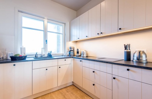 List House | Vrbo Property with Oceanfront Views and Pet-Friendly Amenities