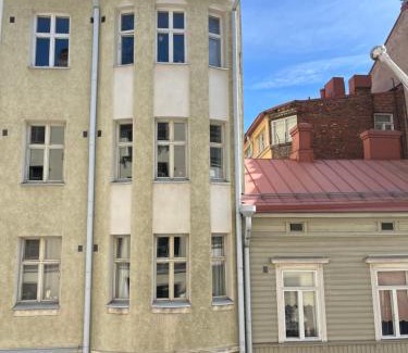 Punavuori Apartment | Elegant Stay in the Heart of Punavuori - Rated 9.5/10