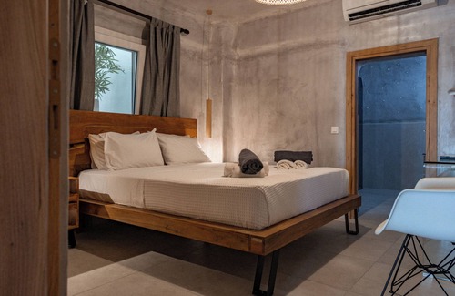 Paradise Hotel | Stylish Apartment with Jacuzzi & Sea View, Infinity Pool