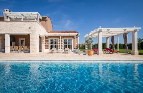 Rezanci Villa | Explore Design Terra: Family-Friendly with a Relaxing Hot Tub