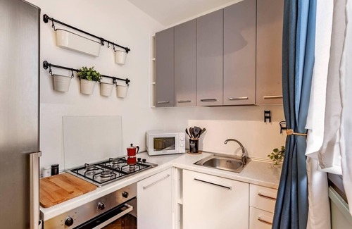 Navigli House | Stylish Villa in Milan’s Navigli Area with Parking & Breakfast
