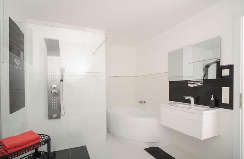 Wernigerode Apartment | Stylish Design Apartments with Hot Tub & Breakfast Included
