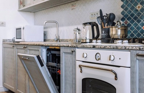 Kentron Apartment | Modern 2BR Apartment in City Center with Self Check-In