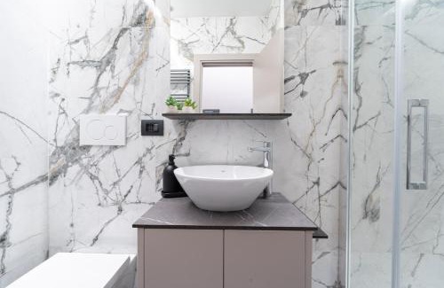 Centro Direzionale Apartment | Contemporary Milanese Studio in Vibrant City Neighborhood