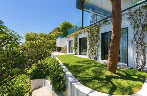 Portarlington Villa | Designed To Take You Away From It All