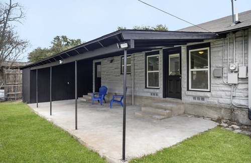 Temple House | Designer Retreat Near Baylor Scott & White Hospital