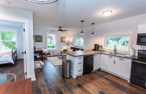 Fort Mill Apartment | Stylish Apt in Fort Mill with Spa, Hot Tub & Netflix