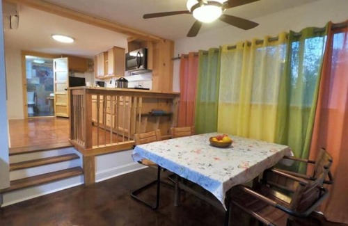 Camp Taylor House | Stylish Architectural Home Perfect for Family Getaways