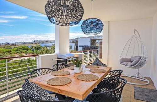 Big Bay Apartment | Modern Beachfront Apartment in Big Bay with Pool Access