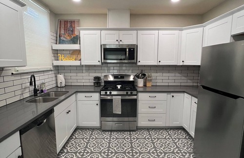 Fresno House | Stylish Bungalow in Historic Fresno High District