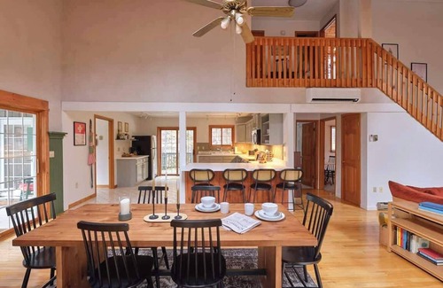 Margaretville House | Designer Chalet with Hot Tub & Spa - Rated 10/10 by Guests