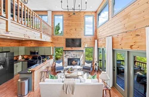 Clayton House | Designer Chic Mountain Home near Clayton & Lake Burton