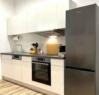 Sudstadt Nordlicher Teil Apartment | Modern City Apartment for 6 Guests in Prime Location