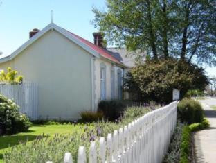 Sydenham Bed & Breakfast | Elegant Designer Cottage with Top Dining Experience