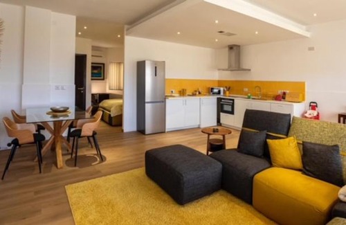 Birgu Apartment | Stylish Designer Finished Studio - Pet Friendly Retreat