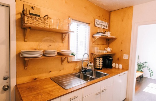 Coronado House | Exceptional Designer Duplex with Spa Minutes from Downtown