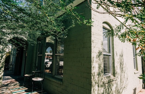 Coronado House | Exceptional Designer Duplex with Spa Minutes from Downtown