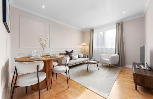 Harrow Road Apartment | Designer Home in Central London - Guest Rated 9.7/10