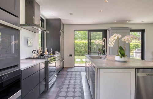 Bridgehampton House | Designer Home: Pet-Friendly Retreat with Pool & Spa