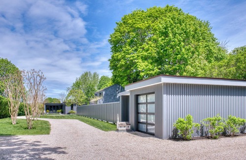 Bridgehampton House | Designer Home: Pet-Friendly Retreat with Pool & Spa